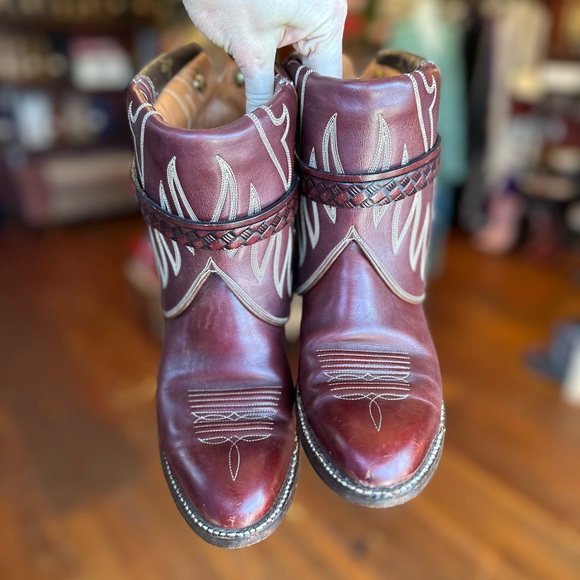 Designer Canty Boots 8 - Picture 2 of 3